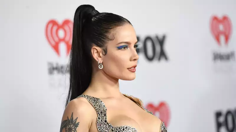 Halsey looks straight as a whistle with her new hairstyle.