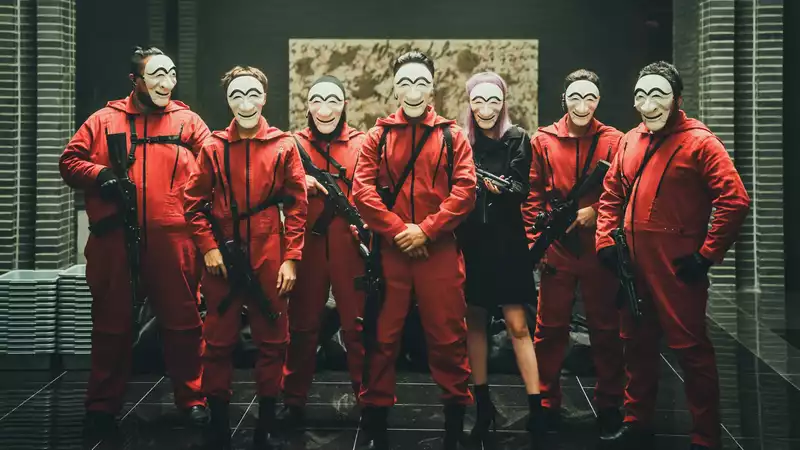 Cast of "Money Heist: The Korean Economic Community" Guide