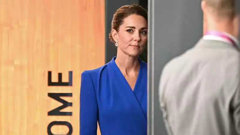 Kate Middleton in a royal blue gown fit for a queen at the COP26 conference