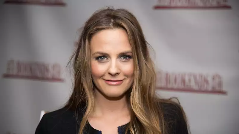 Alicia Silverstone Says She Was Banned Twice from Dating Apps