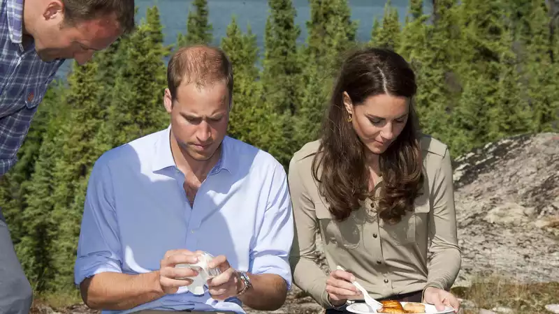 Members of the royal family cannot eat shellfish, potatoes, or pasta in public.