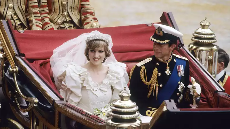 Princess Diana and Prince Charles' Marriage "Was Like a Business Deal," Expert Says