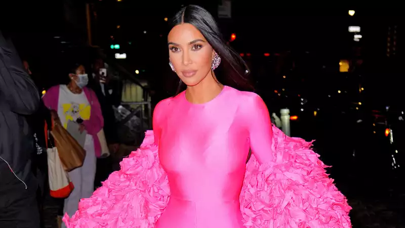 Kim Kardashian's impression of Kourtney on "SNL" was seriously accurate.