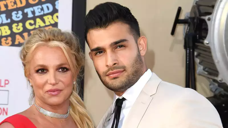 Britney Spears Receives Adorable Doberman Puppy from Sam Asgari