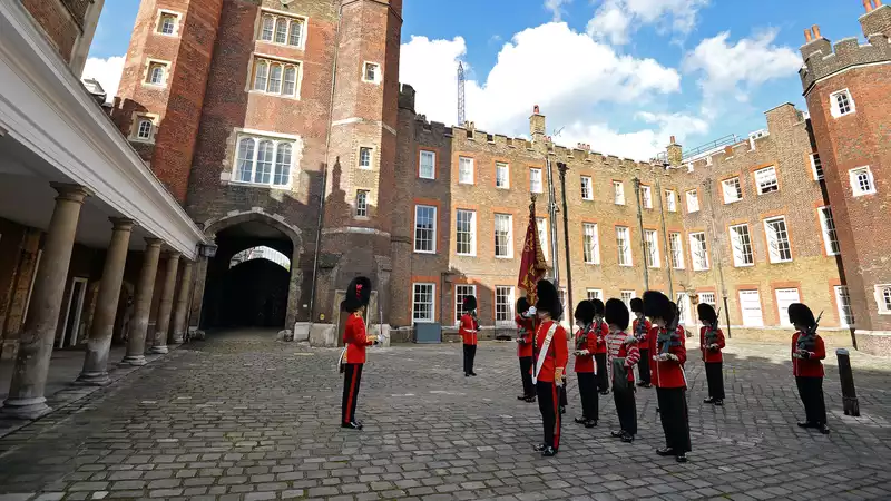 Reports of secret "liquor" tunnels under St. James's Palace.