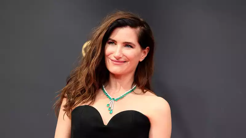 Kathryn Hahn Wears Pantsuit and Diamonds to Perfection at the Emmys