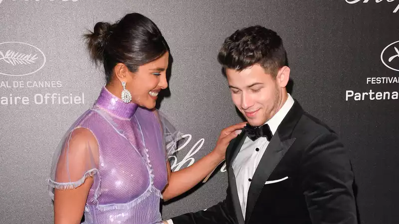 Priyanka Chopra "snacks" on Nick Jonas in NSFW new photos