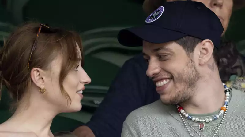 Pete Davidson and Phoebe Daimber reportedly broke up.