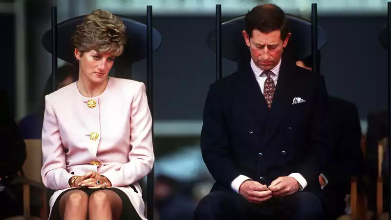 Princess Diana's astrologer notes that her compatibility with Prince Charles is "too different."