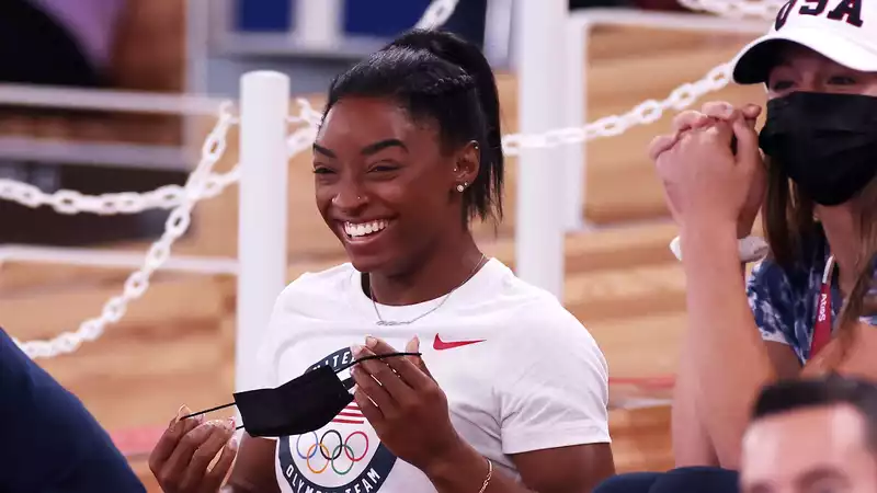 Simone Biles delighted with Mykayla Skinner's silver medal win