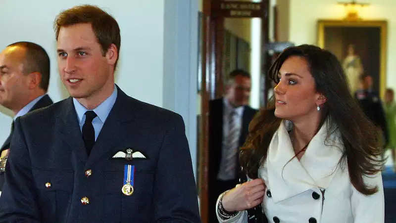 Kate Middleton reportedly felt "isolated and abandoned" by what William's friends said about her mother.