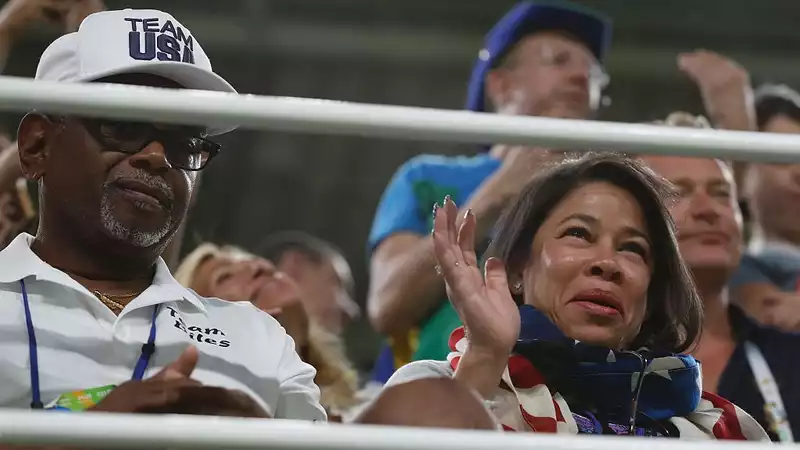 Who are Simone Biles' parents, Nellie and Ronald Biles?