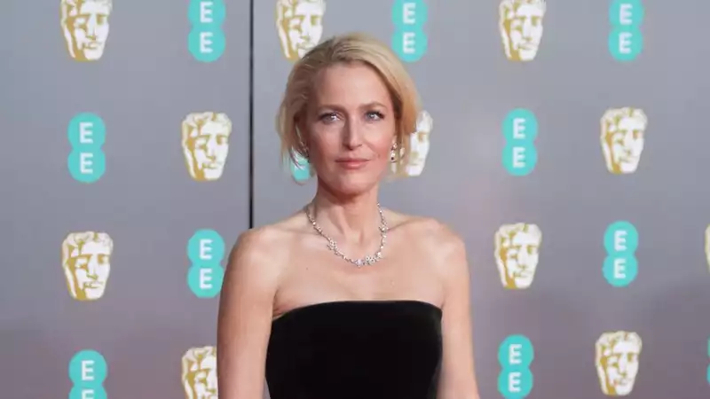 Gillian Anderson explains why she stopped wearing bras.