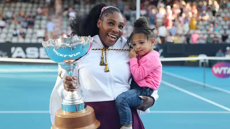 Serena Williams and daughter Olympia twins in the cutest matching sweatshirts!