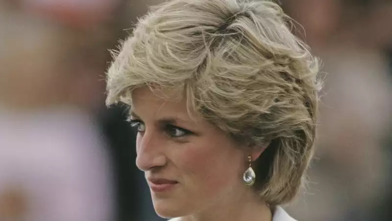 Princess Diana's new statue will be surrounded by her favorite flowers