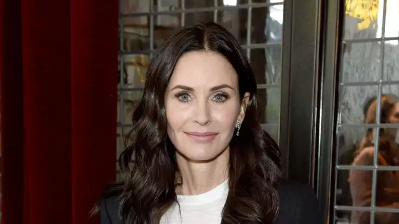 Courteney Cox "hurt" that she was the only "Friends" star not nominated for an Emmy.