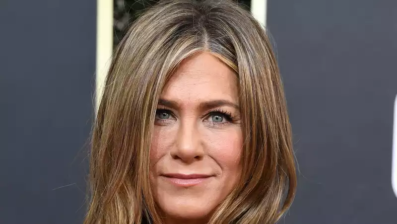 Jennifer Aniston says male actors were obnoxious on the set of "Friends"