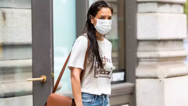 Katie Holmes in blue jeans, t-shirt and loafers for a casual weekend look