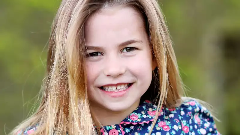 Princess Charlotte, 6, tells people she is 16, according to Prince William