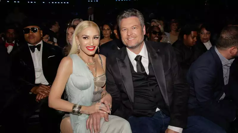 Blake Shelton impresses fans on "The Voice" show with his passion for Gwen Stefani.