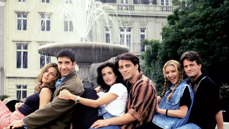 Courteney Cox Reveals Uncomfortable Truth About "Friends" Fountain