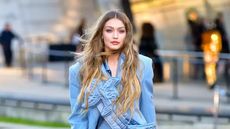 Gigi Hadid commented that her family was "terrified" during her home birth.