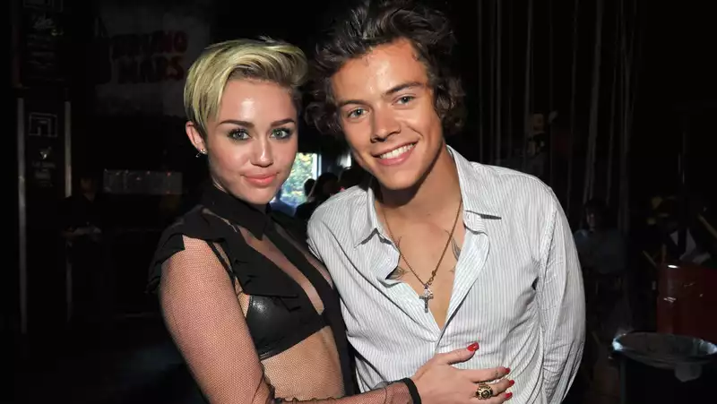 Miley Cyrus fantasizes about "living together" with Harry Styles: "It makes sense."