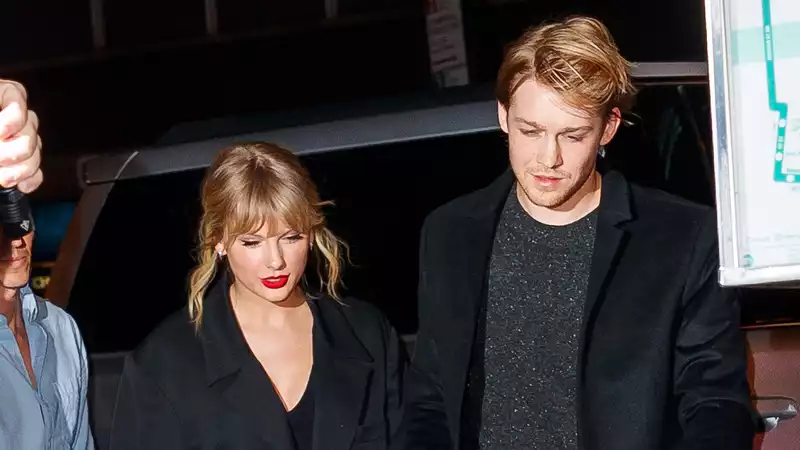 Taylor Swift reveals that her boyfriend, Joe Alwyn, co-wrote two songs on "Folklore.