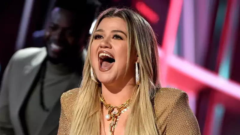 Kelly Clarkson, host of the 2020 Billboard Music Awards.