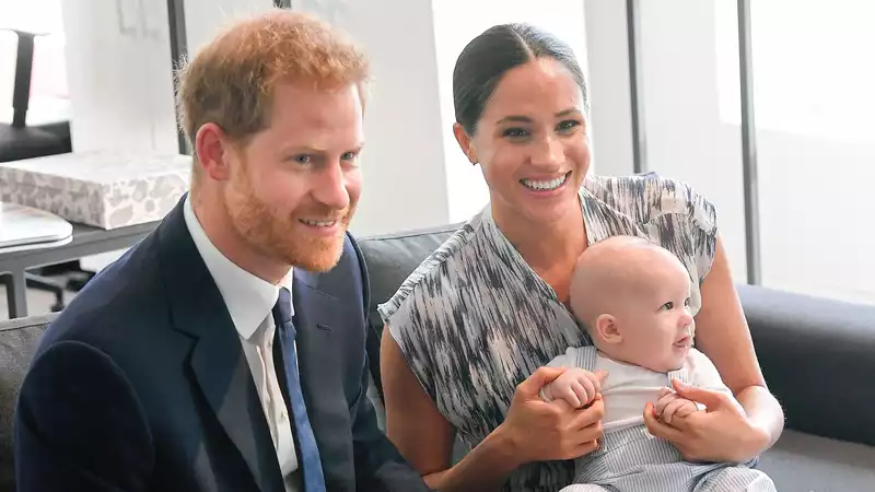 Prince Harry reportedly plans to helicopter Meghan Markle and baby Archie in California.