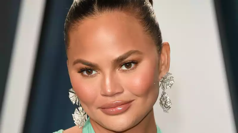 Chrissy Teigen Explains Why She Wears Shapewear During Pregnancy in Response to SKIMS Backlash