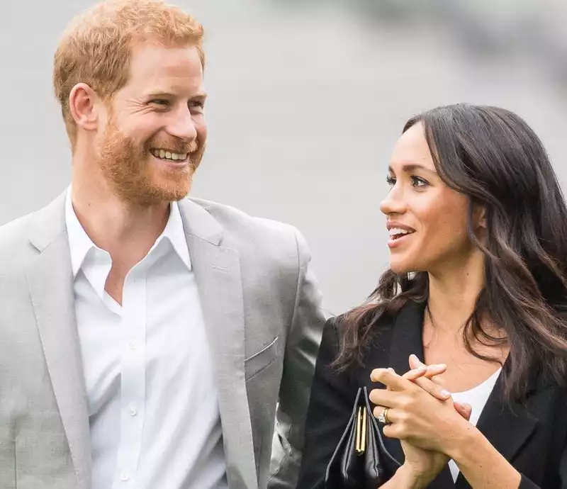 Prince Harry and Meghan Markle plant "forget-me-nots" in Los Angeles in memory of Princess Diana.