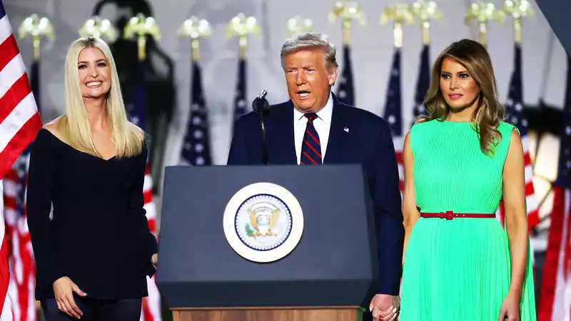 Melania Trump's reaction to Ivanka Trump at the RNC was caught on camera.