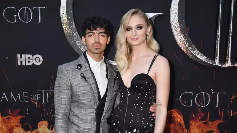 Sophie Turner and Joe Jonas Decorate the House with Sansa's Throne from the "Game of Thrones" Finale