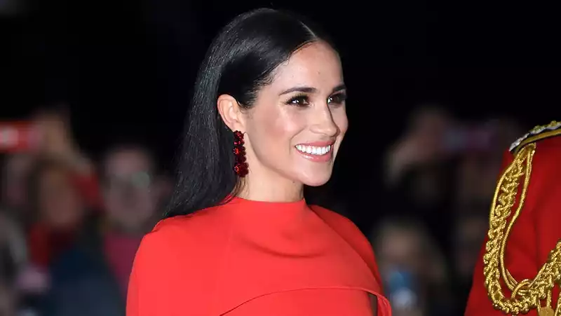 Meghan Markle Receives Major Diversity Award in British Vogue's "Forces for Change" Issue