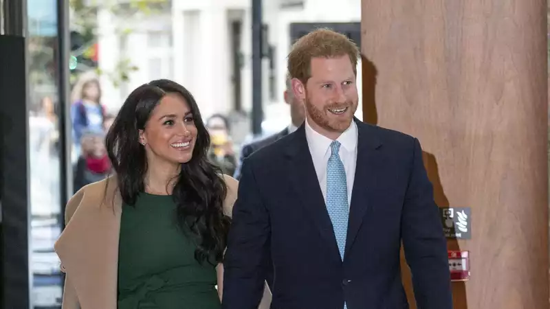 Prince Harry and Meghan Markle leave the Queen's legal team and are set to leave the royal family.