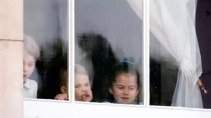 This video of Cambridge kids applauding medical professionals says it all.