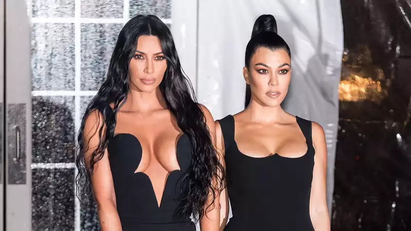 Kourtney and Kim Kardashian in Vicious Fist Fight in New "Keeping Up With the Kardashians" Trailer