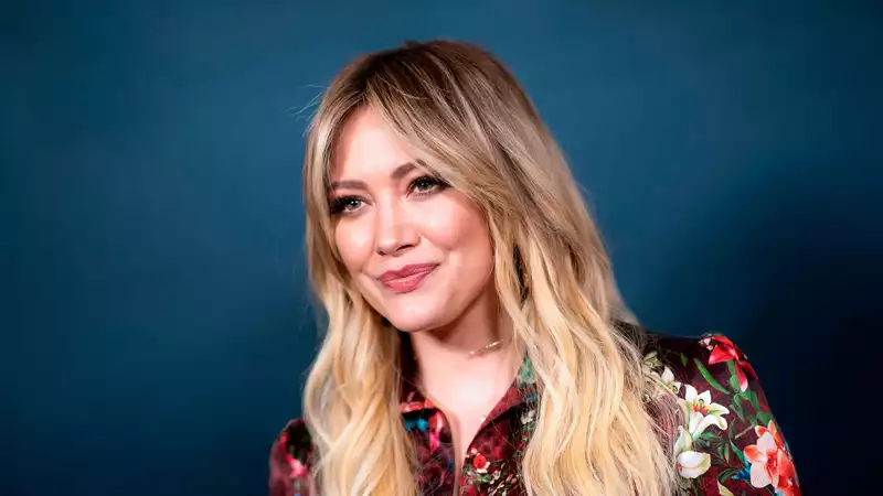 Hilary Duff Confronts "Creepy" Photographer Who Photographed Son's Friends Playing in Park