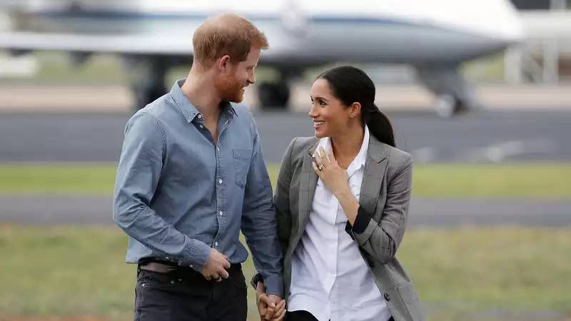 Prince Harry and Meghan Markle apparently "crazy" about each other while leaving the Royal Family