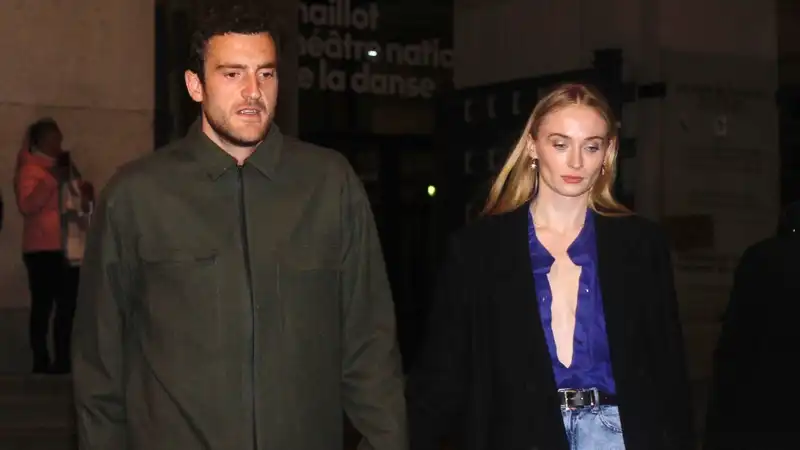 Sophie Turner's Braless look is a master class in date night dressing.