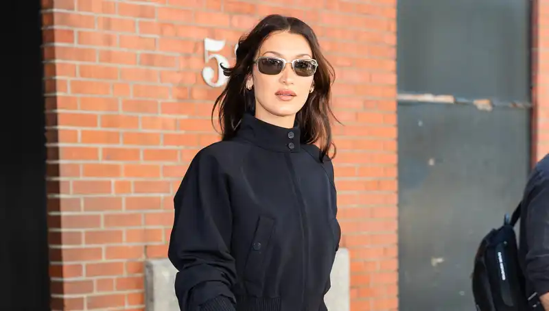 Bella Hadid acknowledges the resurgence of the Capri pants trend.