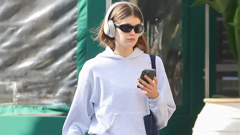 Kaia Gerber Matching $549 Headphones to Low Key Athleisure