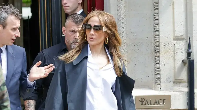 Jennifer Lopez takes care of business in flared jeans and a $20,000 Birkin bag