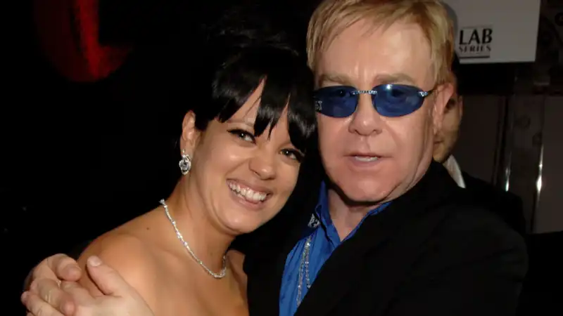 Lily Allen, who held a grudge against Elton John for years, now holds no grudge.