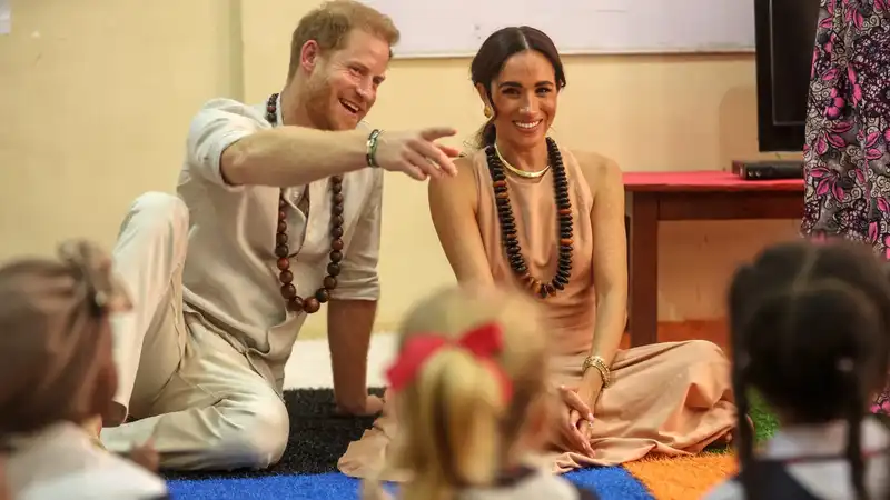 Meghan Markle Calms Prince Harry and Helps him with Anxiety in Public Engagement, says Royal Commenter