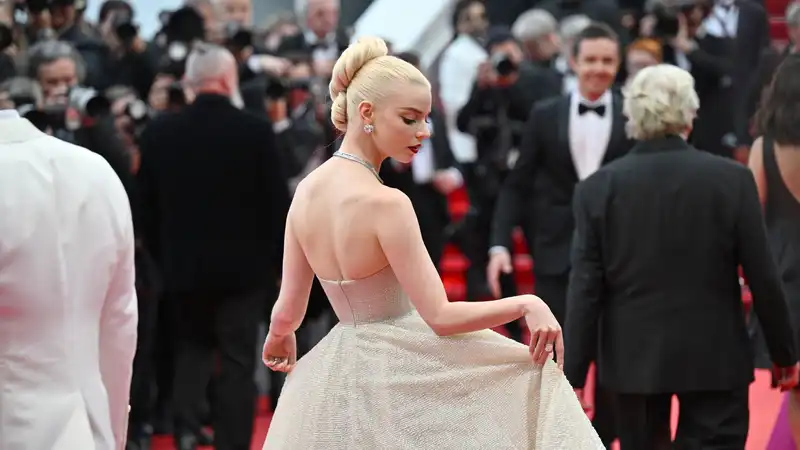 Anya Taylor - The sculptural Cannes Updo of Pleasure is against gravity