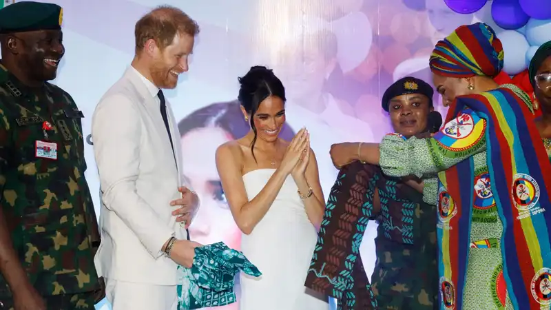 Meghan Markle had neither a stylist nor a glam team for her recent tour of Nigeria, says her longtime make・up artist Daniel Martin.