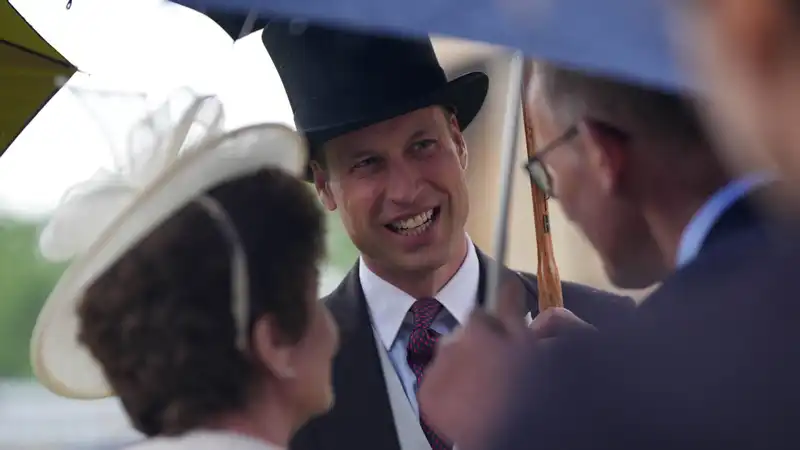 In Princess Kate's absence, Prince William is supported by 4 of his royal cousins while hosting today's garden party at Buckingham Palace.