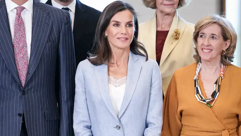 Queen Letizia's power dress in a refreshing blue suit and affordable white sneakers